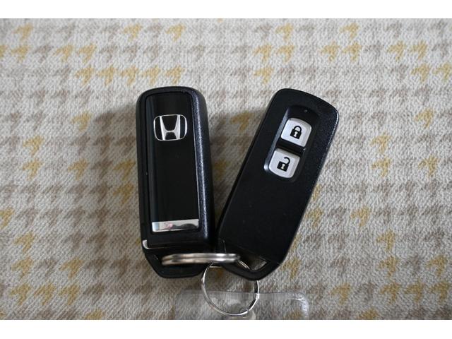 Ｎ－ＯＮＥ Ｇ・Ｌパッケージ　追突軽減ブレーキ　純正ナビ　ワンセグ　Ｒカメラ　ＥＴＣ　ＨＩＤライト　整備記録簿有　１オーナー　ｉストップ　盗難防止　フルオートエアコン　パワーウィンドウ　ナビＴＶ　助手席エアバック　バックカメラ（15枚目）