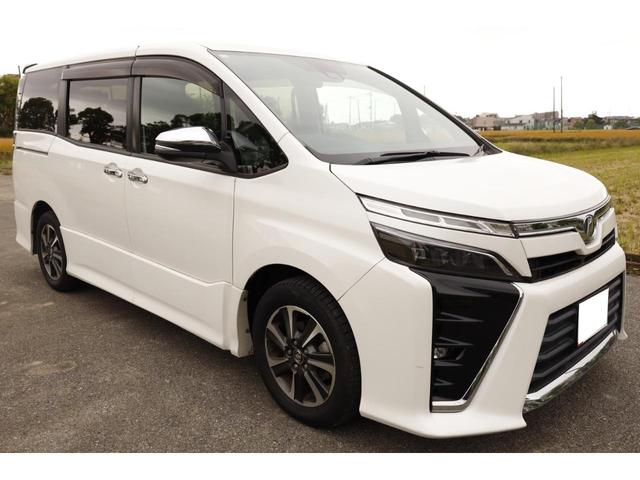 ヴォクシー ＺＳ　煌　カロッツェリアフリップダウンモニター　バックカメラ　ＢＴ　両側パワースライドドア　スマートキー　ワンオーナー　禁煙車（2枚目）
