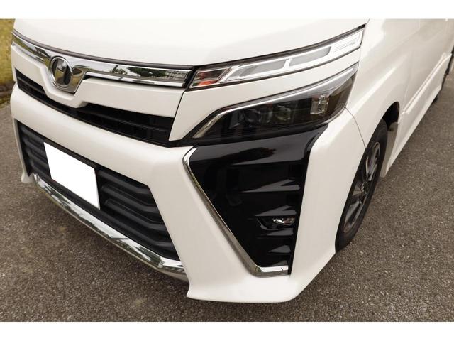 ヴォクシー ＺＳ　煌　カロッツェリアフリップダウンモニター　バックカメラ　ＢＴ　両側パワースライドドア　スマートキー　ワンオーナー　禁煙車（6枚目）