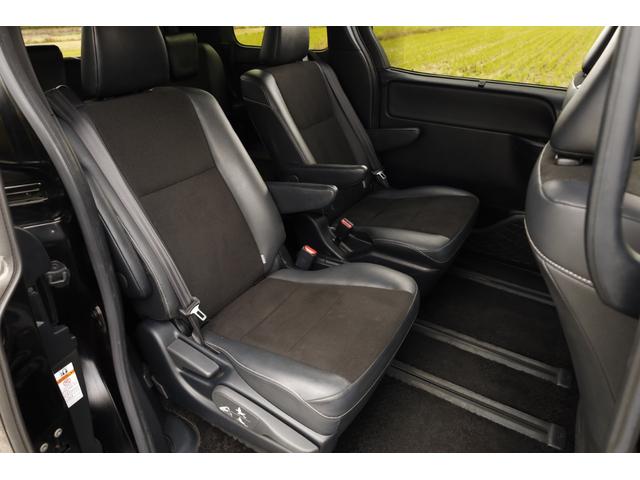 TOYOTA NOAH HYBRID SI WxB III