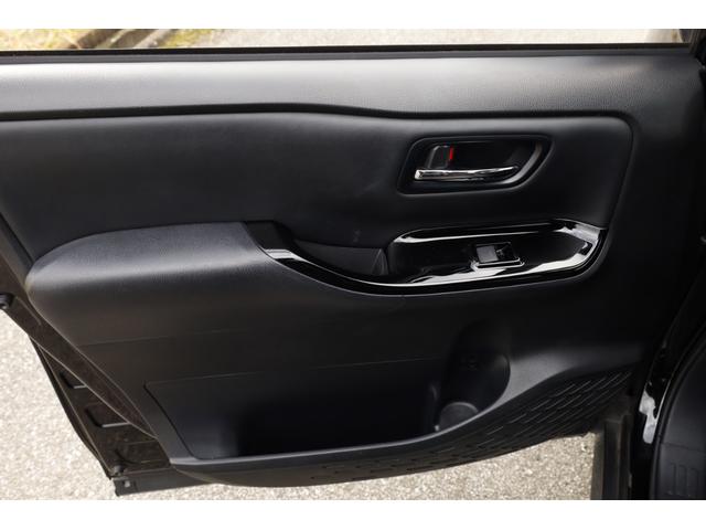 TOYOTA NOAH HYBRID SI WxB III