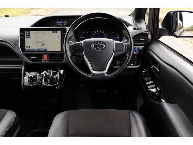 TOYOTA NOAH HYBRID SI WxB III