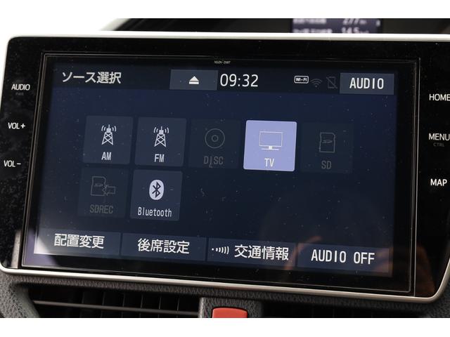 TOYOTA NOAH HYBRID SI WxB III