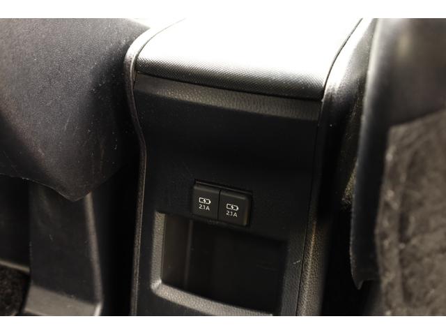 TOYOTA NOAH HYBRID SI WxB III