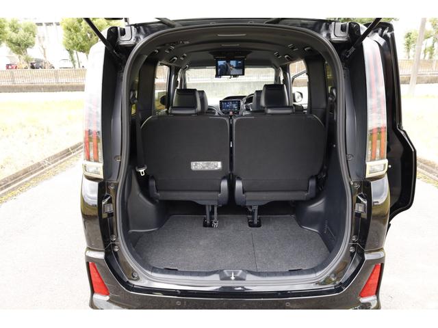 TOYOTA NOAH HYBRID SI WxB III