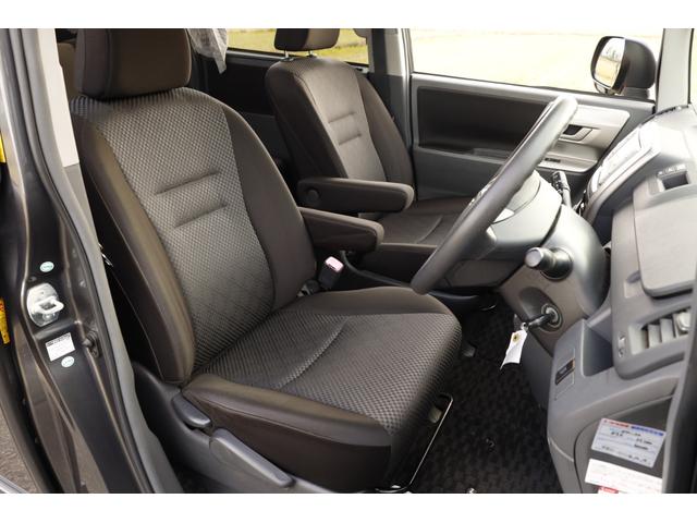 ノア Ｓ　ツインムーンルーフ　８人乗り　純正カーテン　純ナビ　地デジ　バックカメラ　キーレス　左パワースライドドア（14枚目）