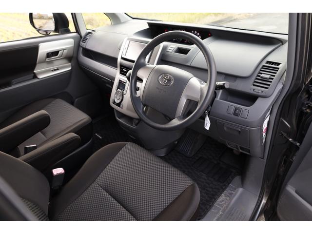 ノア Ｓ　ツインムーンルーフ　８人乗り　純正カーテン　純ナビ　地デジ　バックカメラ　キーレス　左パワースライドドア（15枚目）