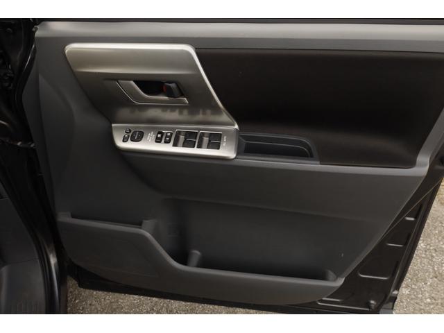 ノア Ｓ　ツインムーンルーフ　８人乗り　純正カーテン　純ナビ　地デジ　バックカメラ　キーレス　左パワースライドドア（17枚目）