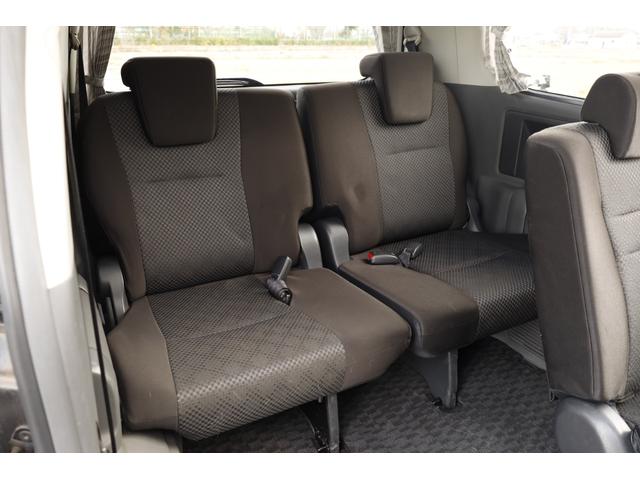 ノア Ｓ　ツインムーンルーフ　８人乗り　純正カーテン　純ナビ　地デジ　バックカメラ　キーレス　左パワースライドドア（21枚目）