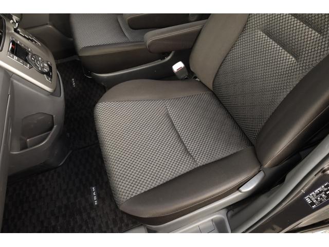 ノア Ｓ　ツインムーンルーフ　８人乗り　純正カーテン　純ナビ　地デジ　バックカメラ　キーレス　左パワースライドドア（24枚目）