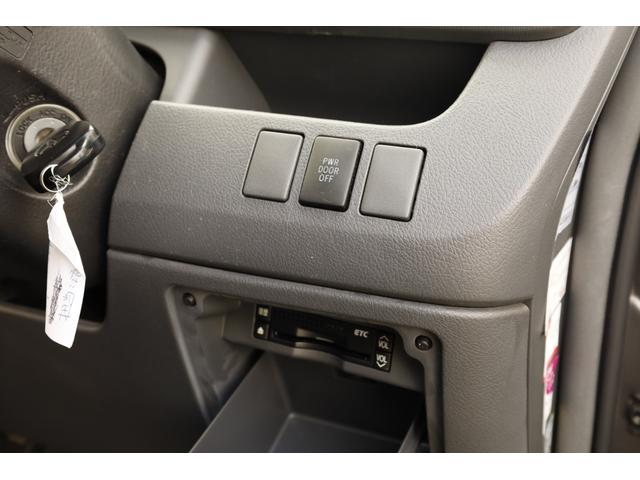 ノア Ｓ　ツインムーンルーフ　８人乗り　純正カーテン　純ナビ　地デジ　バックカメラ　キーレス　左パワースライドドア（26枚目）