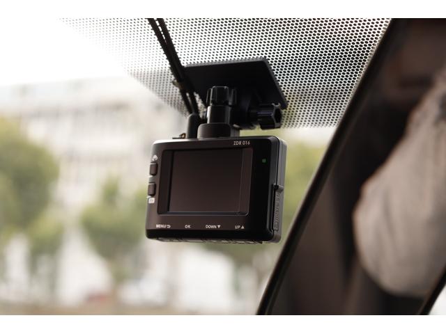 ノア Ｓ　ツインムーンルーフ　８人乗り　純正カーテン　純ナビ　地デジ　バックカメラ　キーレス　左パワースライドドア（30枚目）