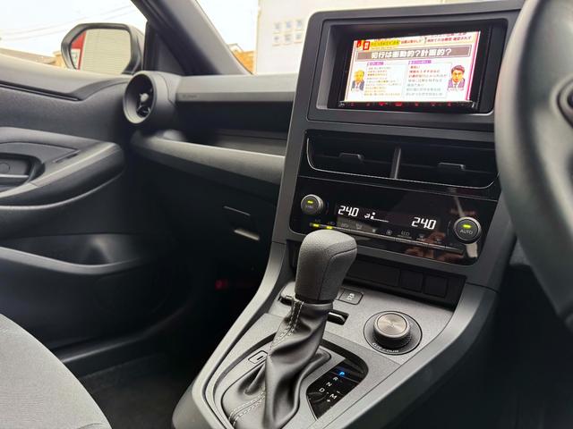 GRヤリス RC オートエアコン 18インチパッケージ とう速トランスファー ガレージ保管 禁煙 ワンオーナー バックカメラ フルセグケンウッドナビ DAT(12枚目)