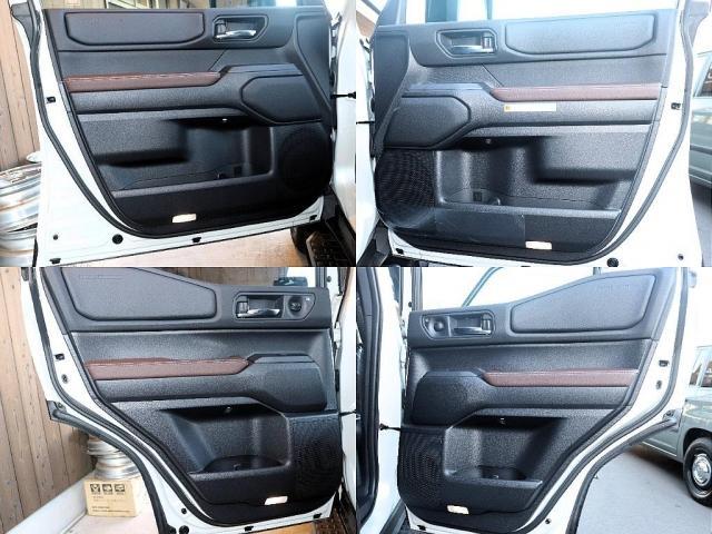 ランドクルーザー２５０ ＶＸファーストエディション　フードモールディング　ラジエーターグリル　バンパー＆グリルプロテクター　カラードアウトサイドドアハンドル　バックドアガーニッシュ　リヤバンパーガード　ドライバーモニターカメラ　ステアリングスイッチ加飾（14枚目）