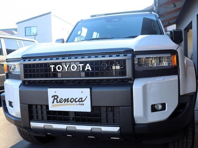 ランドクルーザー２５０ ＶＸファーストエディション　フードモールディング　ラジエーターグリル　バンパー＆グリルプロテクター　カラードアウトサイドドアハンドル　バックドアガーニッシュ　リヤバンパーガード　ドライバーモニターカメラ　ステアリングスイッチ加飾（17枚目）