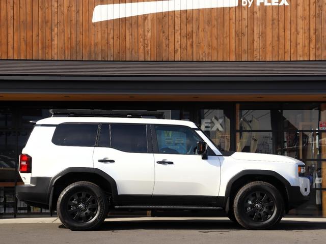 ランドクルーザー２５０ ＶＸファーストエディション　フードモールディング　ラジエーターグリル　バンパー＆グリルプロテクター　カラードアウトサイドドアハンドル　バックドアガーニッシュ　リヤバンパーガード　ドライバーモニターカメラ　ステアリングスイッチ加飾（29枚目）