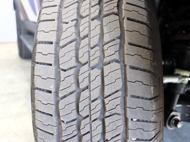 ランドクルーザー２５０ ＺＸファーストエディション　シート表皮本革　１２．３インチＴＦＴカラーメーター＋マルチインフォメーションディスプレイ　本革巻き３本スポークステアリングホイール　本革巻きシフトノブ／シフトベゼル（32枚目）