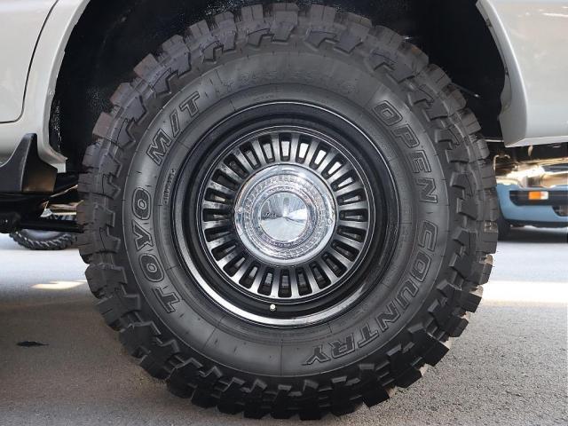 ランドクルーザー100 VXリミテッド Gセレクション BMW MINI純正カラーアイスシルバーオールペイント Gセレクション ハイトコントロール DEANカルフォルニアAW オープンカントリー255/85/16MT サクソンオリジナルマフラー(19枚目)