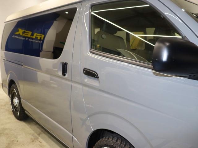 ハイエースバン スーパーGL ダークプライムII TOYOTA FJクルーザー純正色セメントグレー 走行距離:3万KM台 角目4灯ヘッドライト換装 ETC・バックカメラ搭載 デジタルインナーミラー搭載 社外グリルガード ベットキット(33枚目)