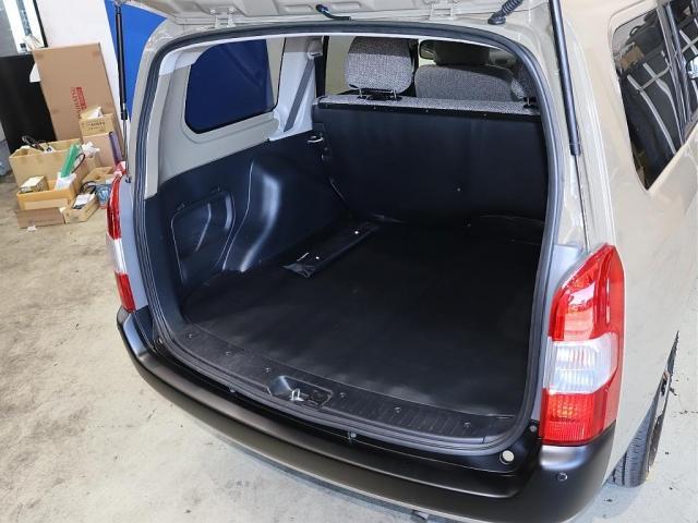 プロボックス Ｆ　角目ヘッドライト換装　日産アッシュカーキ　ＥＢ専用グリル　ＤＥＡＮクロスカントリー１５インチＡＷ　ＴＯＹＯオープンカントリータイヤ１８５／６５Ｒ１５　ＦＬＥＸシートカバー　ＦＬＥＸフロアマット（17枚目）