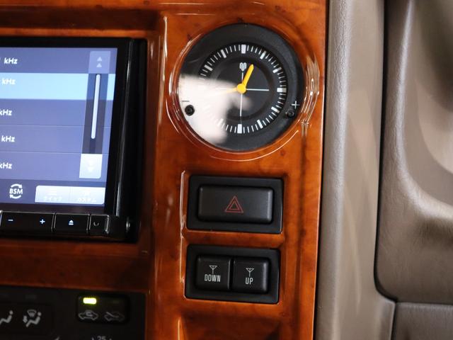 ランドクルーザープラド ＴＸリミテッド　アングリットリバイバル　ＦＬＥＸアメリカンクラシック　１６インチＡＷタイヤ　クラシックシートカバー　ナルディハンドル　トリムレザー張り　ＳＤナビ　Ｂカメラ　ドラレコ（34枚目）