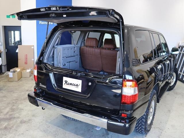 ランドクルーザー１００ ＶＸリミテッド　Ｇセレクション　レクサス純正カラーグラファイトブラックオールペイント　平成１７年最終型５速オートマ搭載　ハイトコントロール　サンルーフ　ＤＥＡＮクロスカントリーＡＷ　ヨコハマジオＭＴ　２３５／８５／１６ＭＴ（15枚目）