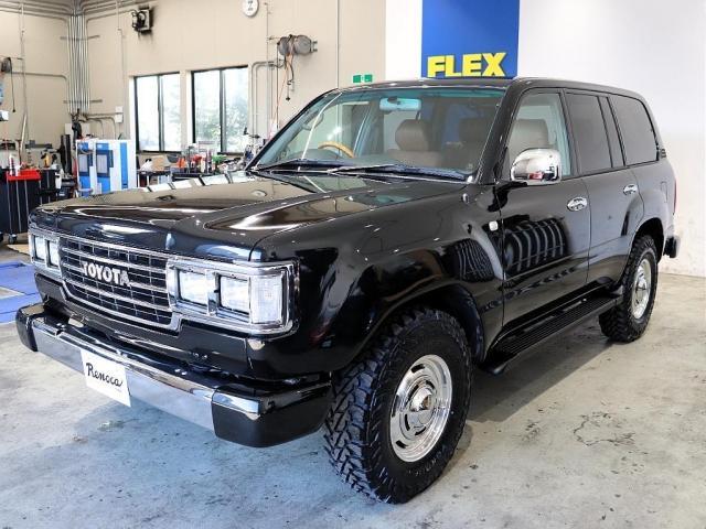 ランドクルーザー１００ ＶＸリミテッド　Ｇセレクション　レクサス純正カラーグラファイトブラックオールペイント　平成１７年最終型５速オートマ搭載　ハイトコントロール　サンルーフ　ＤＥＡＮクロスカントリーＡＷ　ヨコハマジオＭＴ　２３５／８５／１６ＭＴ（40枚目）