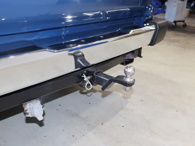 ランドクルーザー１００ ＶＸリミテッド　Ｇセレクション　再販７０純正ブルー　グレードＧセレクション　サンルーフ　丸目ヘッドライト換装　ＤＥＡＮ　カリフォルニアホイール　オープンカントリー２３５／８５／１６ＭＴ　ｃａｒｒｏｚｚｅｒｉａ７インチフルセグナビ搭載（38枚目）