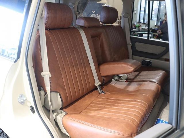 ランドクルーザー１００ ＶＸリミテッド　アンティークブラウンシートカバー　ＤＥＡＮブラックカリフォルニアホイル　ＢＦ　ＧｏｏｄＲｉｃｈ　ＡＴタイヤ　タイミングベルト　６０用　フロント　リアバンパー　クラシックブラウンベットキット（6枚目）