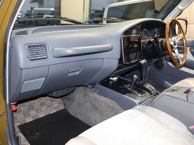 ランドクルーザー80 VXリミテッド 80sランクル系純正カラー 丸目ヘッドライト換装 TOYOTAロゴグリル DEANカルフォルニアAW OPENカントリー235MTタイヤ LC70スチールバンパー ナルディステアリング(6枚目)