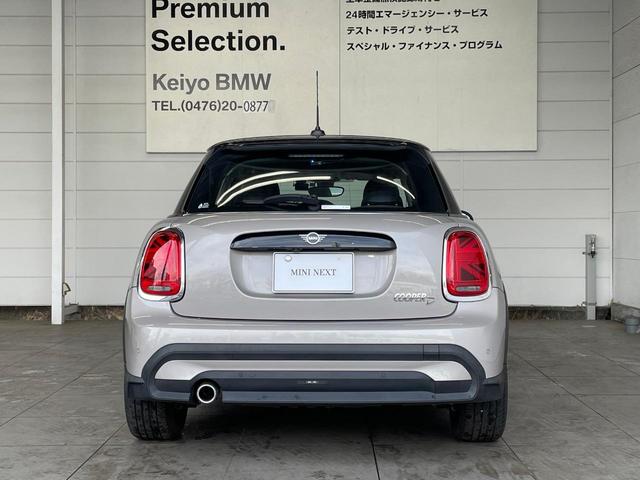 ＭＩＮＩ クーパーＤ　エッセンシャル・トリム　バックカメラ　ＡｐｐｌｅＣａｒＰｌａｙ　ＡＣＣ　禁煙車　コンフォートアクセス　アンビエントライト　後付けＥＴＣ（9枚目）