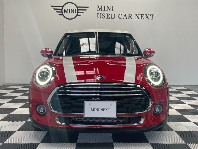 ＭＩＮＩ クーパーＤ　純正ＮＡＶＩ　リヤビューカメラ　障害物センサー　ＬＥＤヘッドライト　ホワイトルーフ　ユニオンジャックテールレンズ　オートエアコン　衝突被害軽減ブレーキ（3枚目）
