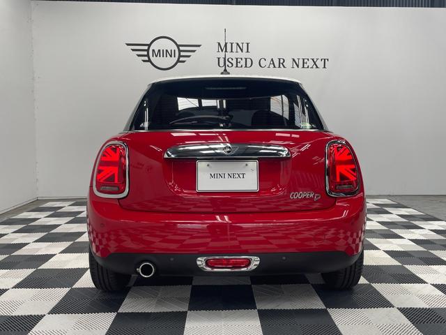 ＭＩＮＩ クーパーＤ　純正ＮＡＶＩ　リヤビューカメラ　障害物センサー　ＬＥＤヘッドライト　ホワイトルーフ　ユニオンジャックテールレンズ　オートエアコン　衝突被害軽減ブレーキ（4枚目）