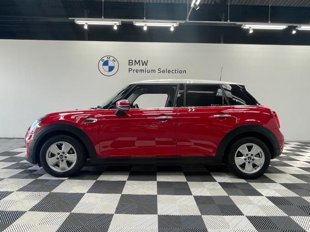 ＭＩＮＩ クーパーＤ　純正ＮＡＶＩ　リヤビューカメラ　障害物センサー　ＬＥＤヘッドライト　ホワイトルーフ　ユニオンジャックテールレンズ　オートエアコン　衝突被害軽減ブレーキ（14枚目）