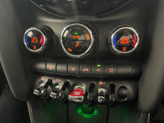 ＭＩＮＩ クーパーＤ　純正ＮＡＶＩ　リヤビューカメラ　障害物センサー　ＬＥＤヘッドライト　ホワイトルーフ　ユニオンジャックテールレンズ　オートエアコン　衝突被害軽減ブレーキ（26枚目）