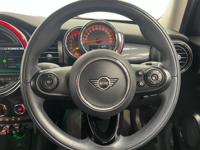 ＭＩＮＩ クーパーＤ　純正ＮＡＶＩ　リヤビューカメラ　障害物センサー　ＬＥＤヘッドライト　ホワイトルーフ　ユニオンジャックテールレンズ　オートエアコン　衝突被害軽減ブレーキ（34枚目）