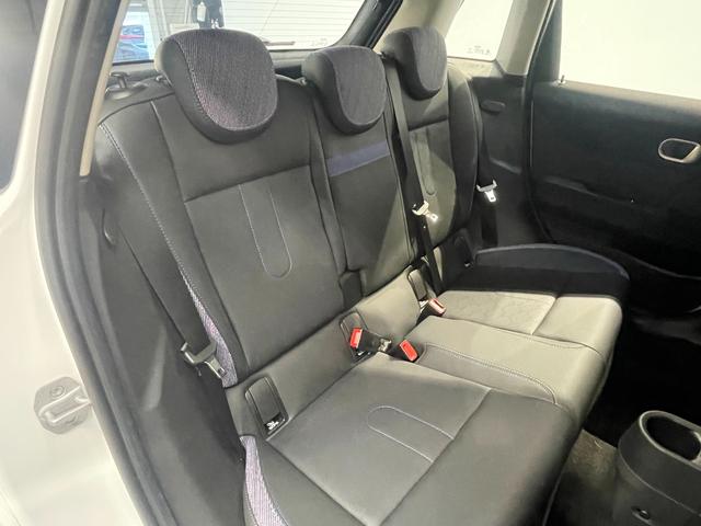 ＭＩＮＩ クーパーＣ　クラシック・トリム　ＣＬＡＳＳＩＣトリム　フロントシートヒーター　ドライビングアシストプラス　ステアリング＆レーンコントロール　衝突被害軽減ブレーキ　リバースアシスト　パーキングアシスト　ヘッドアップディスプレイ（11枚目）