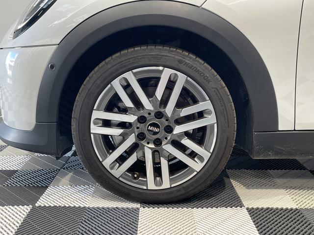 ＭＩＮＩ クーパーＣ　クラシック・トリム　ＣＬＡＳＳＩＣトリム　フロントシートヒーター　ドライビングアシストプラス　ステアリング＆レーンコントロール　衝突被害軽減ブレーキ　リバースアシスト　パーキングアシスト　ヘッドアップディスプレイ（44枚目）
