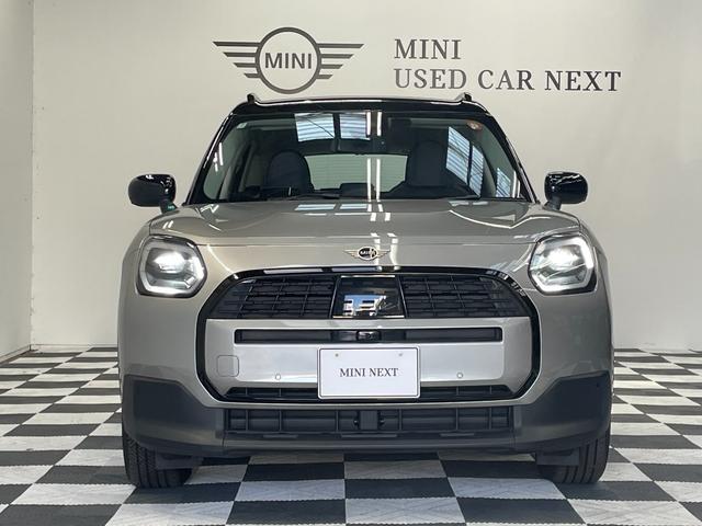 ＭＩＮＩ カントリーマンＤ　クラシック・トリム　ドライビングアシストプロフェッショナル　ステアリング＆レーンコントロール　衝突被害軽減ブレーキ　アラウンドビューカメラ　障害物センサー　アダプティブＬＥＤヘッドライト　ＳＯＳコール（2枚目）