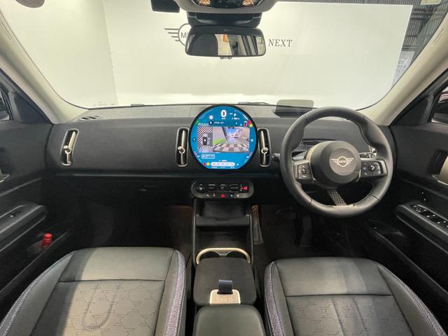 ＭＩＮＩ カントリーマンＤ　クラシック・トリム　ドライビングアシストプロフェッショナル　ステアリング＆レーンコントロール　衝突被害軽減ブレーキ　アラウンドビューカメラ　障害物センサー　アダプティブＬＥＤヘッドライト　ＳＯＳコール（10枚目）