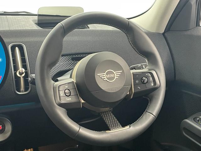 ＭＩＮＩ カントリーマンＤ　クラシック・トリム　ドライビングアシストプロフェッショナル　ステアリング＆レーンコントロール　衝突被害軽減ブレーキ　アラウンドビューカメラ　障害物センサー　アダプティブＬＥＤヘッドライト　ＳＯＳコール（12枚目）