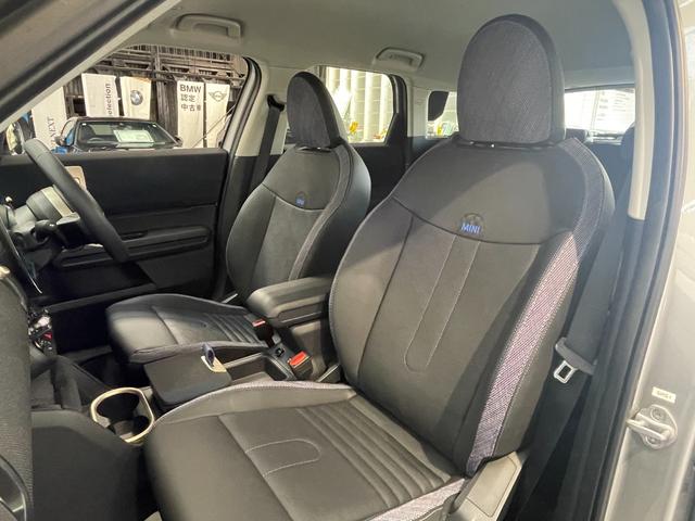 ＭＩＮＩ カントリーマンＤ　クラシック・トリム　ドライビングアシストプロフェッショナル　ステアリング＆レーンコントロール　衝突被害軽減ブレーキ　アラウンドビューカメラ　障害物センサー　アダプティブＬＥＤヘッドライト　ＳＯＳコール（17枚目）