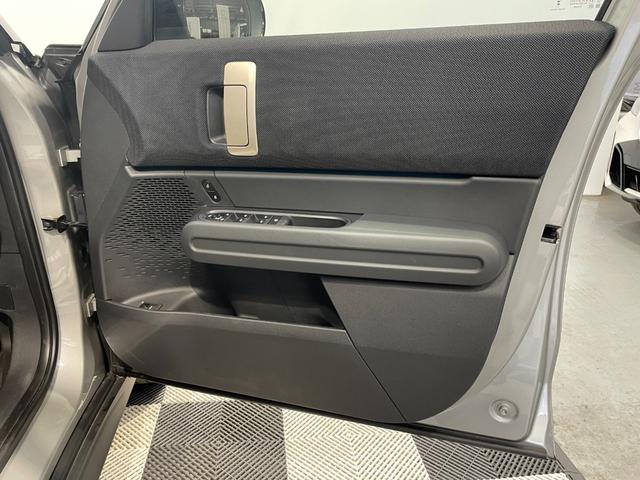 ＭＩＮＩ カントリーマンＳオール４　クラシック・トリム　ＣＬＡＳＳＩＣトリム　ドライビングアシストプロフェッショナル　ステアリングヒーター　衝突被害軽減ブレーキ　全方位カメラ　障害物センサー　アダプティブＬＥＤヘッドライト　ＳＯＳコール　シートヒーター（11枚目）