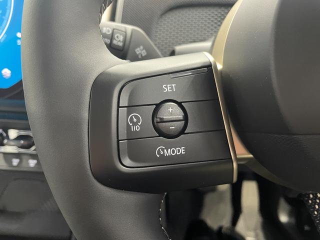 ＭＩＮＩ カントリーマンＳオール４　クラシック・トリム　ＣＬＡＳＳＩＣトリム　ドライビングアシストプロフェッショナル　ステアリングヒーター　衝突被害軽減ブレーキ　全方位カメラ　障害物センサー　アダプティブＬＥＤヘッドライト　ＳＯＳコール　シートヒーター（24枚目）