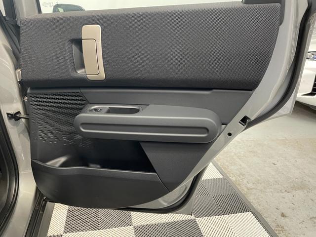 ＭＩＮＩ カントリーマンＳオール４　クラシック・トリム　ＣＬＡＳＳＩＣトリム　ドライビングアシストプロフェッショナル　ステアリングヒーター　衝突被害軽減ブレーキ　全方位カメラ　障害物センサー　アダプティブＬＥＤヘッドライト　ＳＯＳコール　シートヒーター（30枚目）