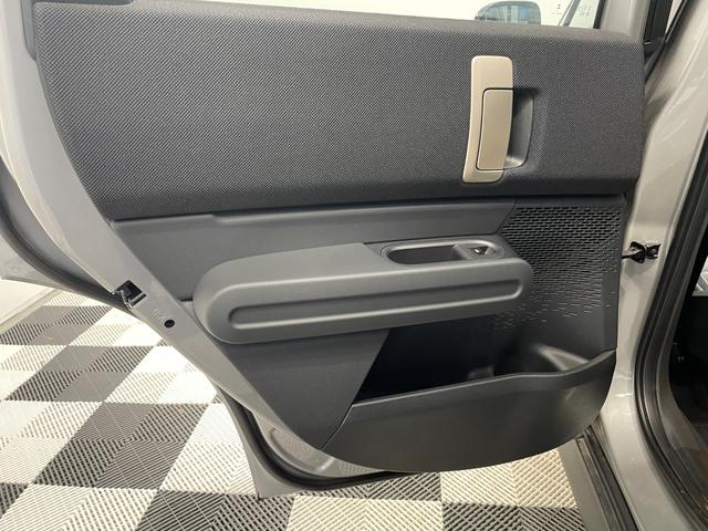 ＭＩＮＩ カントリーマンＳオール４　クラシック・トリム　ＣＬＡＳＳＩＣトリム　ドライビングアシストプロフェッショナル　ステアリングヒーター　衝突被害軽減ブレーキ　全方位カメラ　障害物センサー　アダプティブＬＥＤヘッドライト　ＳＯＳコール　シートヒーター（32枚目）