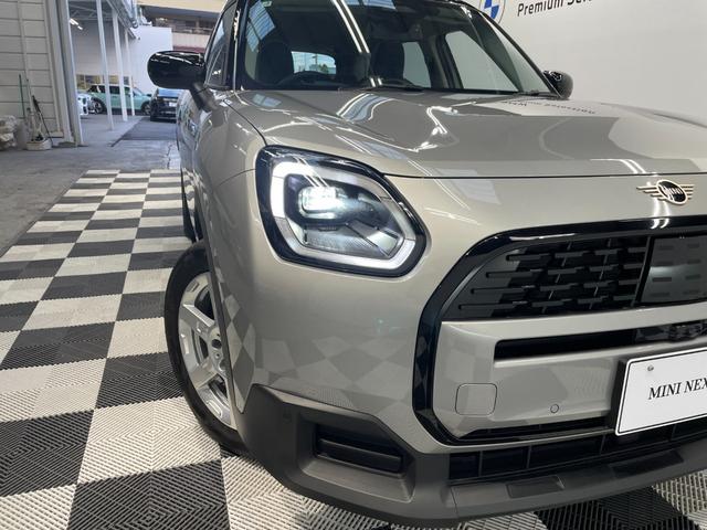 ＭＩＮＩ カントリーマンＳオール４　クラシック・トリム　ＣＬＡＳＳＩＣトリム　ドライビングアシストプロフェッショナル　ステアリングヒーター　衝突被害軽減ブレーキ　全方位カメラ　障害物センサー　アダプティブＬＥＤヘッドライト　ＳＯＳコール　シートヒーター（49枚目）