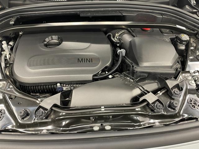 ＭＩＮＩ カントリーマンＳオール４　クラシック・トリム　ＣＬＡＳＳＩＣトリム　ドライビングアシストプロフェッショナル　ステアリングヒーター　衝突被害軽減ブレーキ　全方位カメラ　障害物センサー　アダプティブＬＥＤヘッドライト　ＳＯＳコール　シートヒーター（50枚目）
