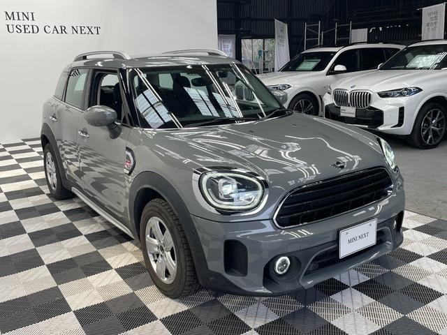ＭＩＮＩ クロスオーバー　バッキンガム　認定中古車　マルチディスプレイメーター　クルーズコントロール　オートマチックテールゲート　ＬＥＤヘッドライト　純正ＮＡＶＩ　ドライビングアシスト　衝突被害軽減ブレーキ　障害物センサー（7枚目）