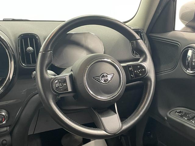 ＭＩＮＩ クロスオーバー　バッキンガム　認定中古車　マルチディスプレイメーター　クルーズコントロール　オートマチックテールゲート　ＬＥＤヘッドライト　純正ＮＡＶＩ　ドライビングアシスト　衝突被害軽減ブレーキ　障害物センサー（18枚目）